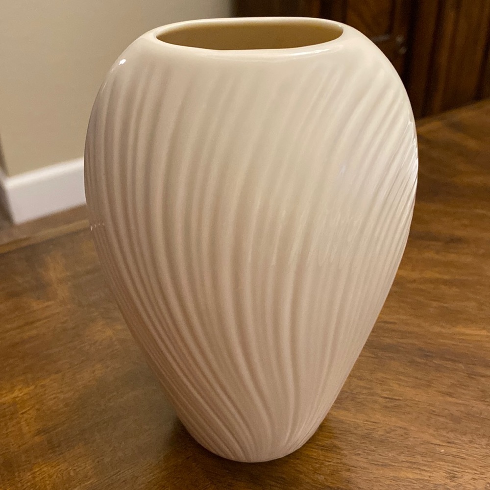 Lenox Mirage Ribbed Vase